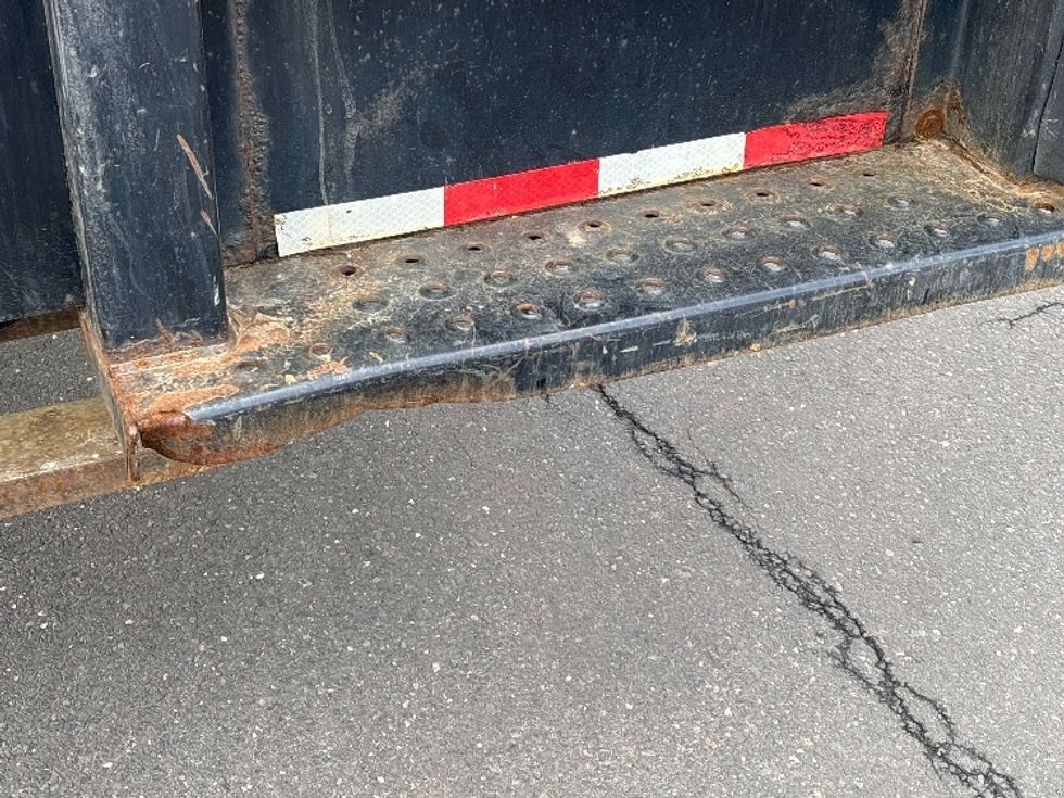 Medium Duty Box Truck-Light and Medium Duty Trucks-International-2021-MV607-Chicopee-MA-218,703\n\t\tmiles-$ 34,250 - Image 27