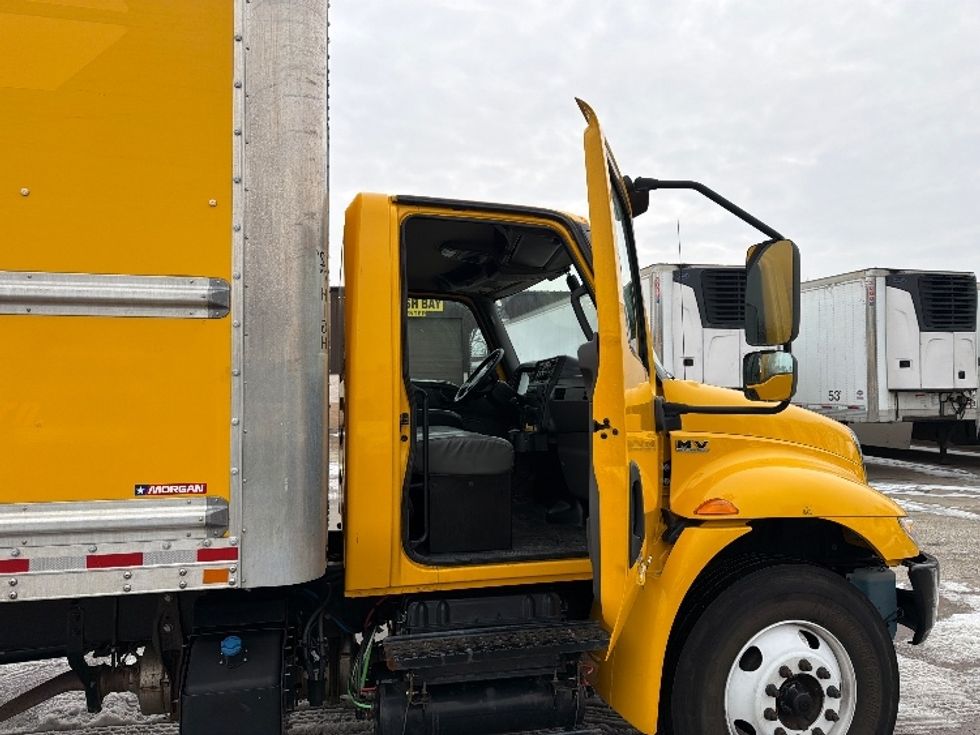 Medium Duty Box Truck-Light and Medium Duty Trucks-International-2021-MV607-Chicopee-MA-233,550\n\t\tmiles-$ 33,250 - Image 20