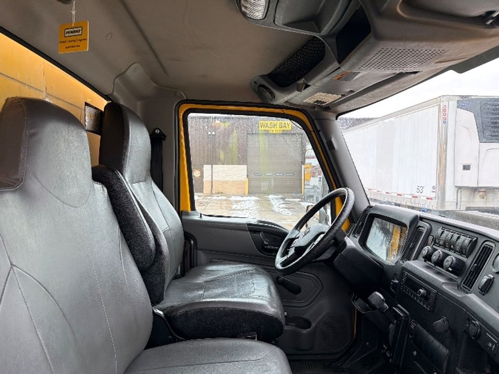Medium Duty Box Truck-Light and Medium Duty Trucks-International-2021-MV607-Chicopee-MA-233,550\n\t\tmiles-$ 33,250 - Image 22