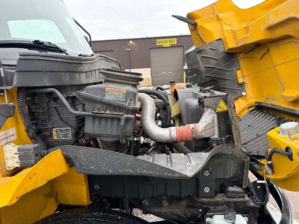 Medium Duty Box Truck-Light and Medium Duty Trucks-International-2021-MV607-Chicopee-MA-233,550\n\t\tmiles-$ 33,250 - Image 24