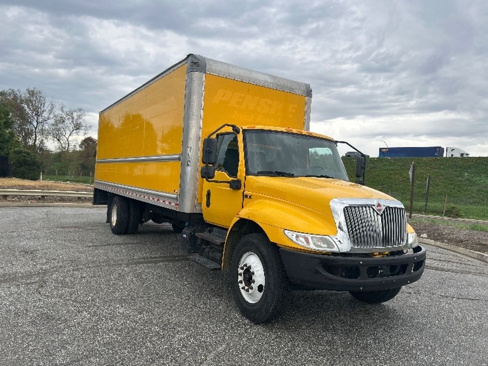 Medium Duty Box Truck-Light and Medium Duty Trucks-International-2021-MV607-Cincinnati-OH-211,323\n\t\tmiles-$ 40,750 - Image 1