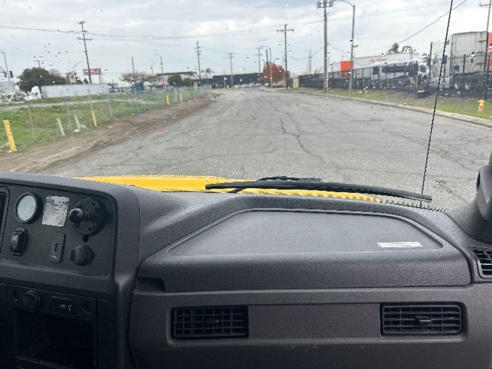 Medium Duty Box Truck-Light and Medium Duty Trucks-International-2021-MV607-Cincinnati-OH-211,323\n\t\tmiles-$ 40,750 - Image 21