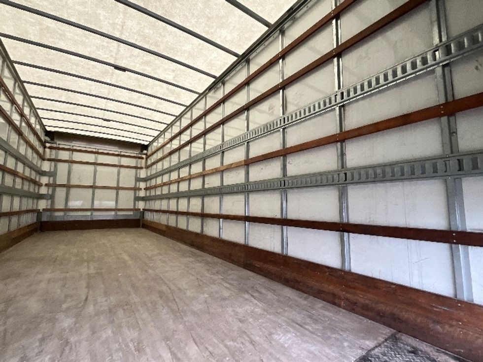 Medium Duty Box Truck-Light and Medium Duty Trucks-International-2021-MV607-Cincinnati-OH-268,854\n\t\tmiles-$ 36,750 - Image 12