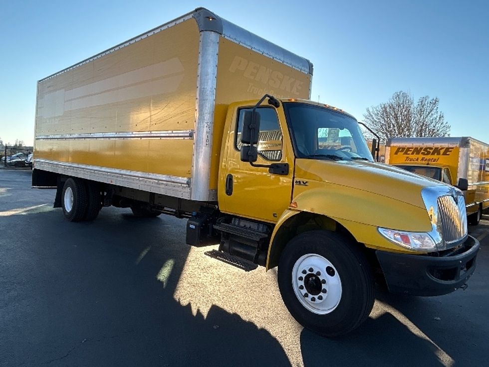 Medium Duty Box Truck-Light and Medium Duty Trucks-International-2021-MV607-Clackamas-OR-149,603\n\t\tmiles-$ 49,500 - Image 1