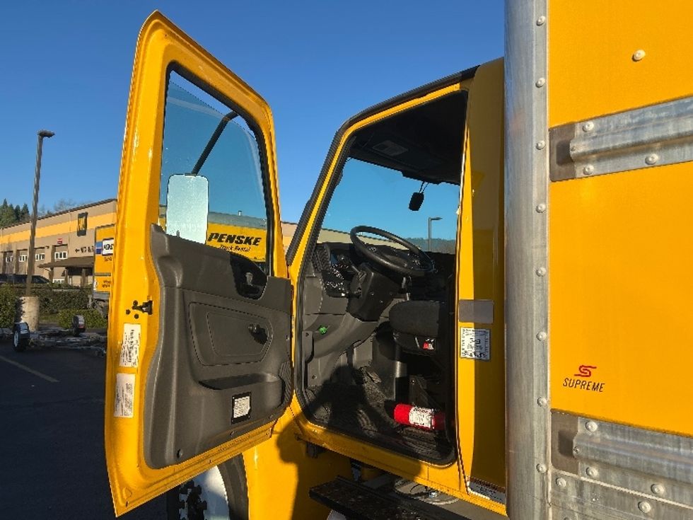 Medium Duty Box Truck-Light and Medium Duty Trucks-International-2021-MV607-Clackamas-OR-149,603\n\t\tmiles-$ 49,500 - Image 16