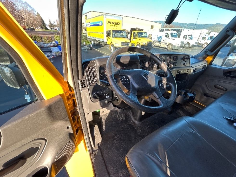 Medium Duty Box Truck-Light and Medium Duty Trucks-International-2021-MV607-Clackamas-OR-149,603\n\t\tmiles-$ 49,500 - Image 17