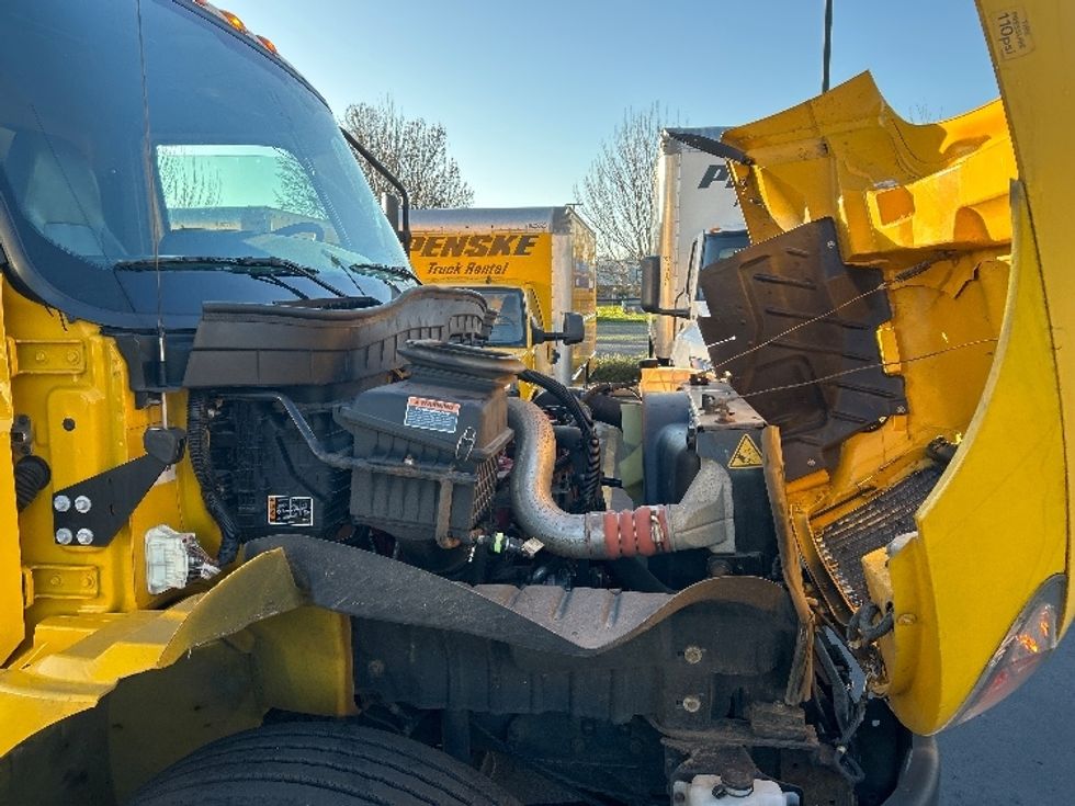 Medium Duty Box Truck-Light and Medium Duty Trucks-International-2021-MV607-Clackamas-OR-149,603\n\t\tmiles-$ 49,500 - Image 23