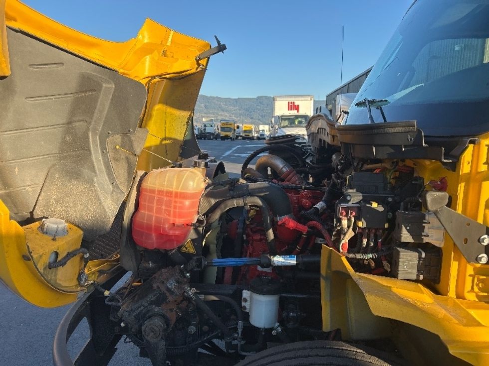 Medium Duty Box Truck-Light and Medium Duty Trucks-International-2021-MV607-Clackamas-OR-149,603\n\t\tmiles-$ 49,500 - Image 24