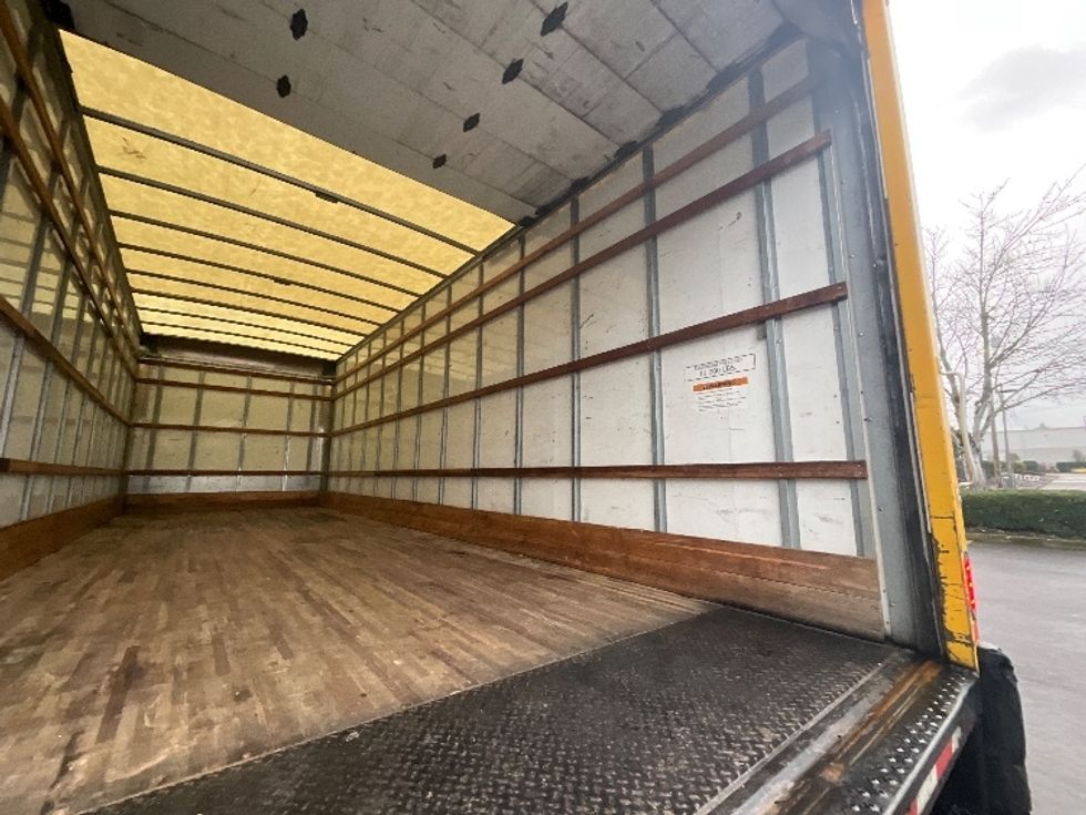 Medium Duty Box Truck-Light and Medium Duty Trucks-International-2021-MV607-Clackamas-OR-189,817\n\t\tmiles-$ 43,750 - Image 10
