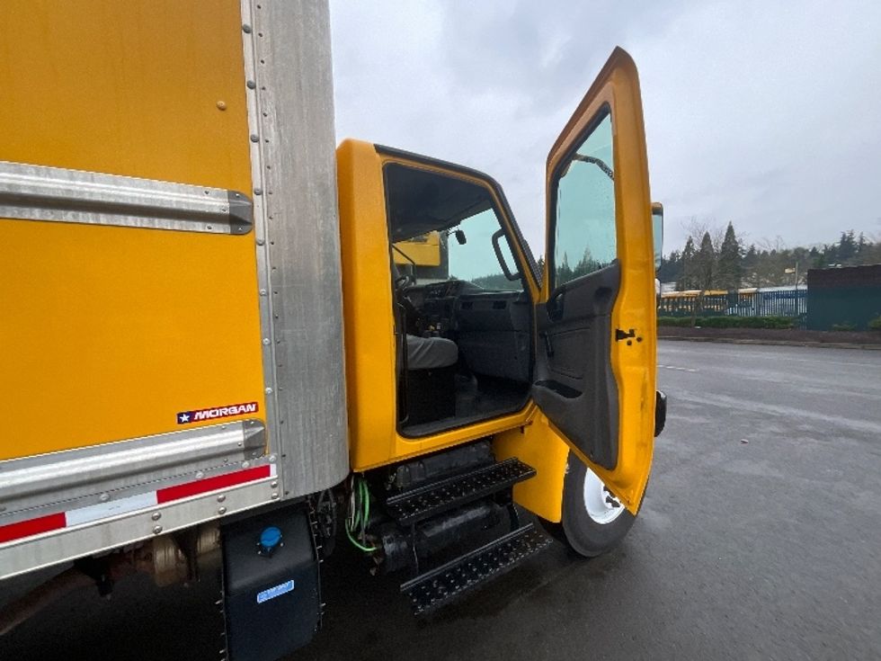 Medium Duty Box Truck-Light and Medium Duty Trucks-International-2021-MV607-Clackamas-OR-189,817\n\t\tmiles-$ 43,750 - Image 18