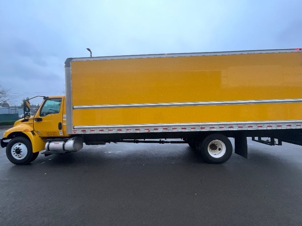 Medium Duty Box Truck-Light and Medium Duty Trucks-International-2021-MV607-Clackamas-OR-189,817\n\t\tmiles-$ 43,750 - Image 4