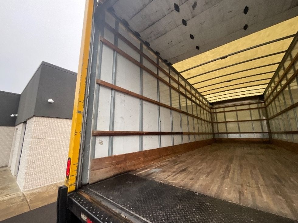 Medium Duty Box Truck-Light and Medium Duty Trucks-International-2021-MV607-Clackamas-OR-189,817\n\t\tmiles-$ 43,750 - Image 9