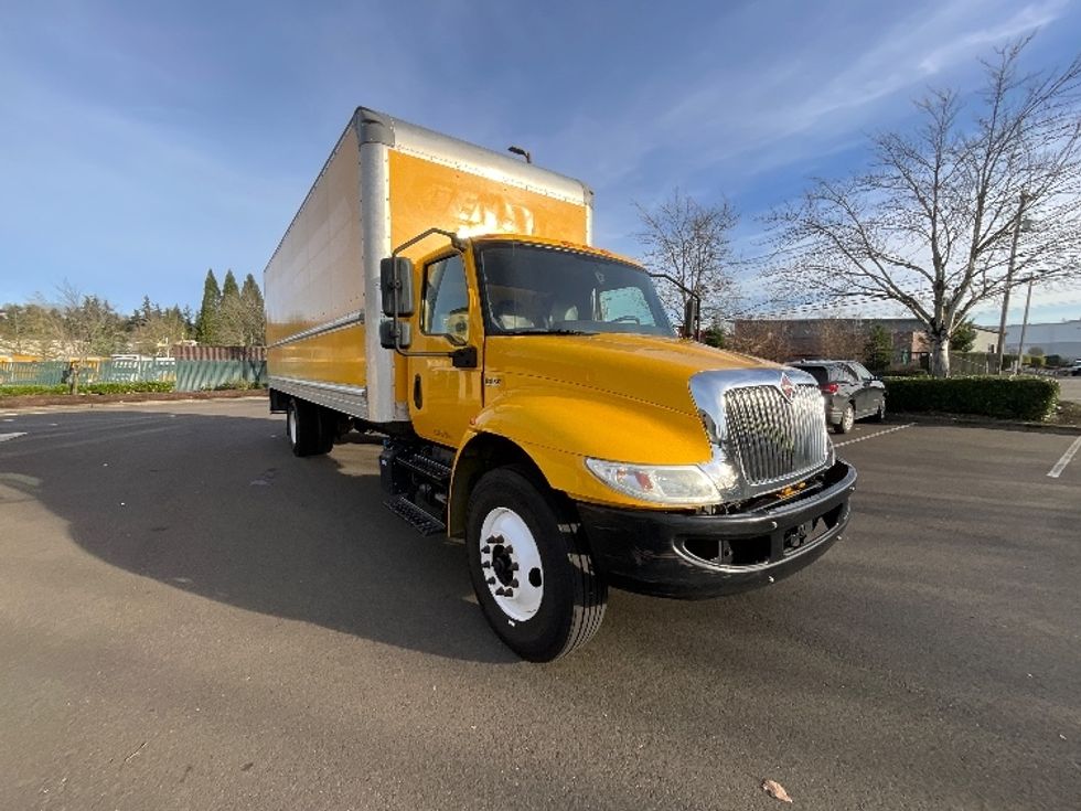 Medium Duty Box Truck-Light and Medium Duty Trucks-International-2021-MV607-Clackamas-OR-196,998\n\t\tmiles-$ 42,750 - Image 1
