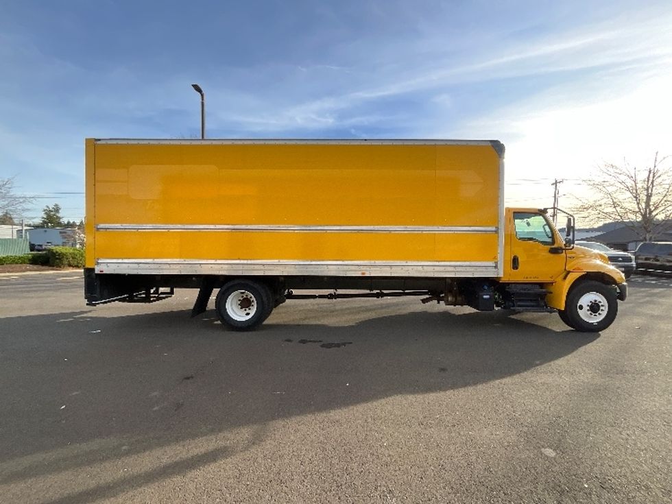 Medium Duty Box Truck-Light and Medium Duty Trucks-International-2021-MV607-Clackamas-OR-196,998\n\t\tmiles-$ 42,750 - Image 13