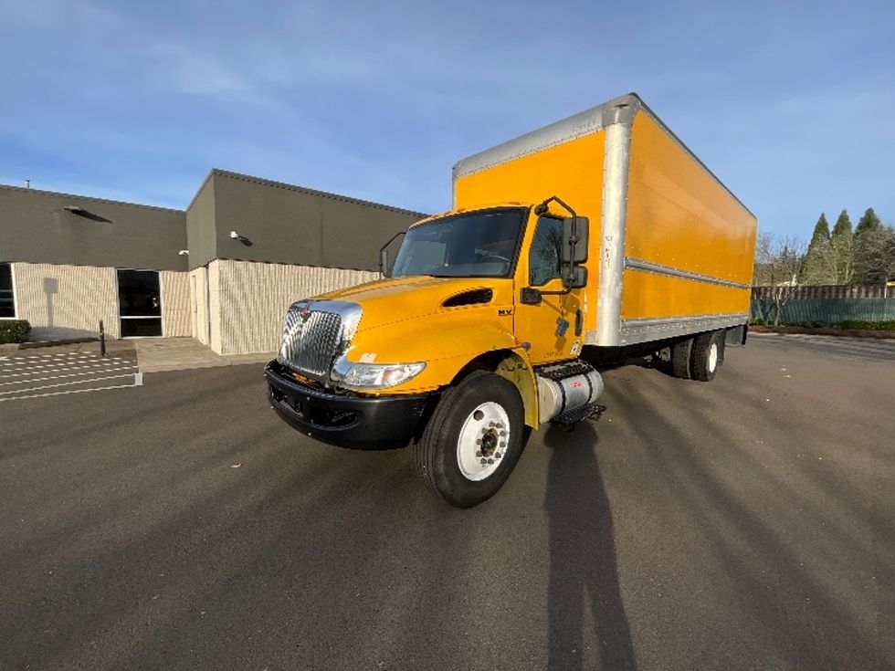 Medium Duty Box Truck-Light and Medium Duty Trucks-International-2021-MV607-Clackamas-OR-196,998\n\t\tmiles-$ 42,750 - Image 3