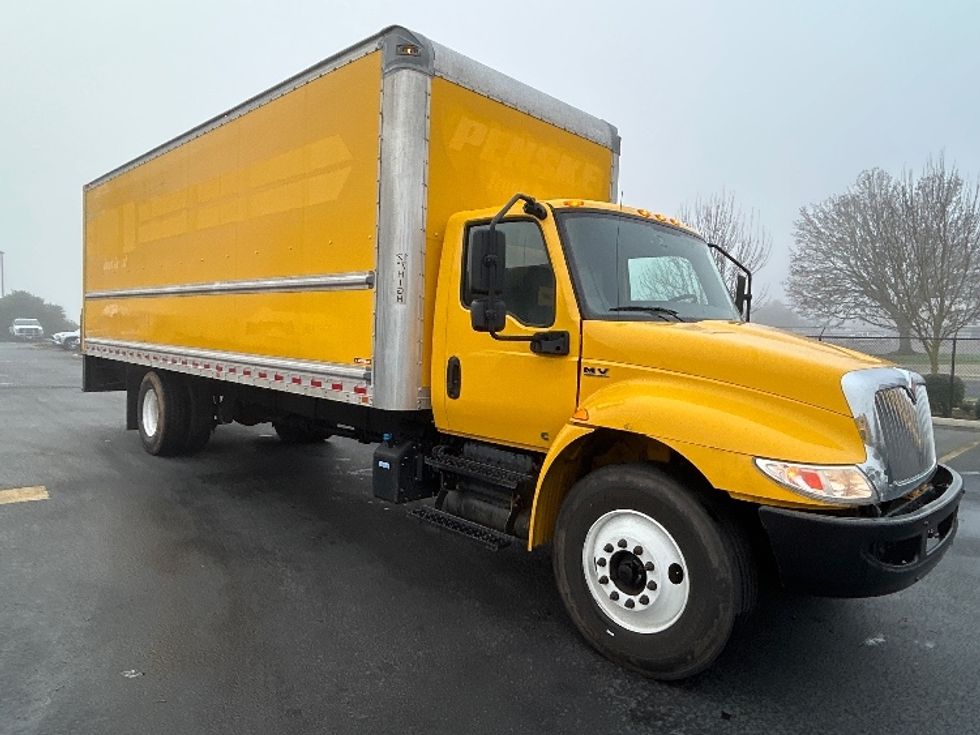 Medium Duty Box Truck-Light and Medium Duty Trucks-International-2021-MV607-Clackamas-OR-206,342\n\t\tmiles-$ 41,250 - Image 1