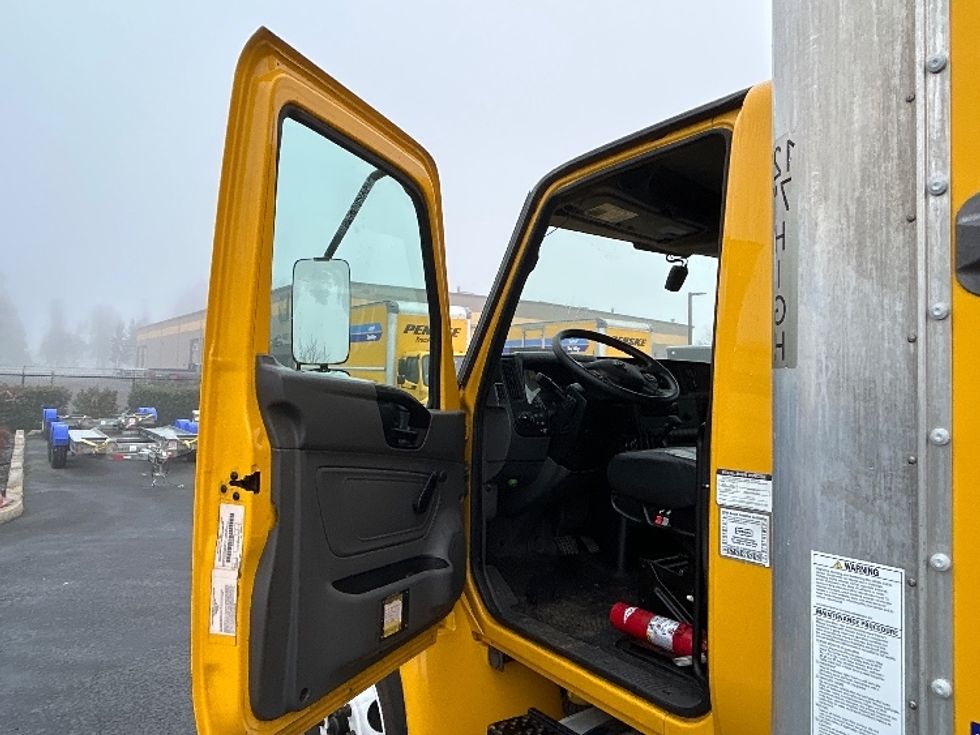 Medium Duty Box Truck-Light and Medium Duty Trucks-International-2021-MV607-Clackamas-OR-206,342\n\t\tmiles-$ 41,250 - Image 16