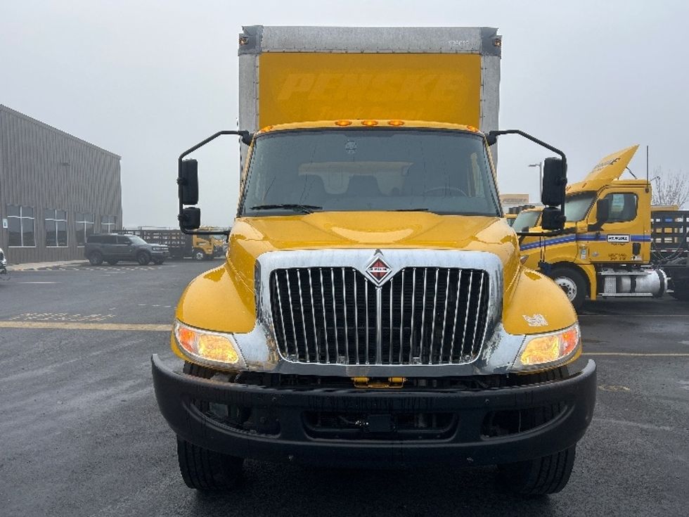 Medium Duty Box Truck-Light and Medium Duty Trucks-International-2021-MV607-Clackamas-OR-206,342\n\t\tmiles-$ 41,250 - Image 2