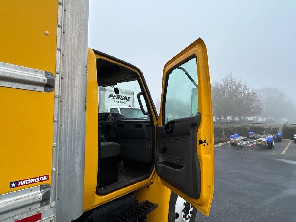 Medium Duty Box Truck-Light and Medium Duty Trucks-International-2021-MV607-Clackamas-OR-206,342\n\t\tmiles-$ 41,250 - Image 20