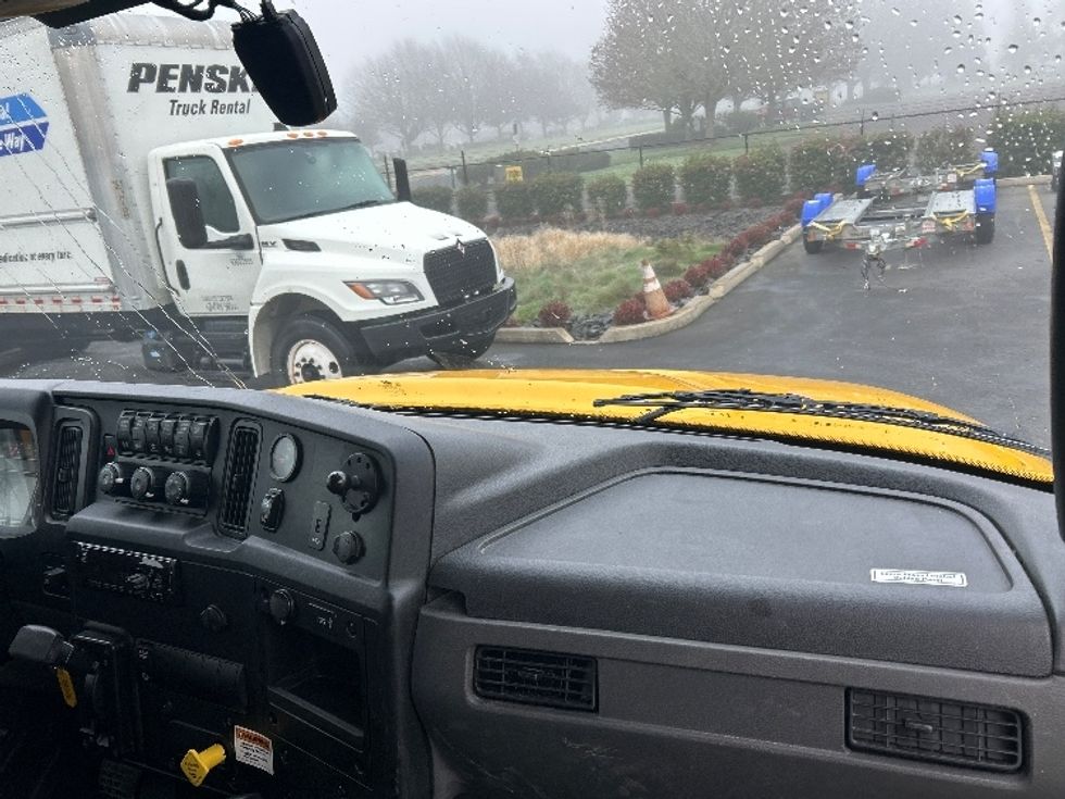 Medium Duty Box Truck-Light and Medium Duty Trucks-International-2021-MV607-Clackamas-OR-206,342\n\t\tmiles-$ 41,250 - Image 21