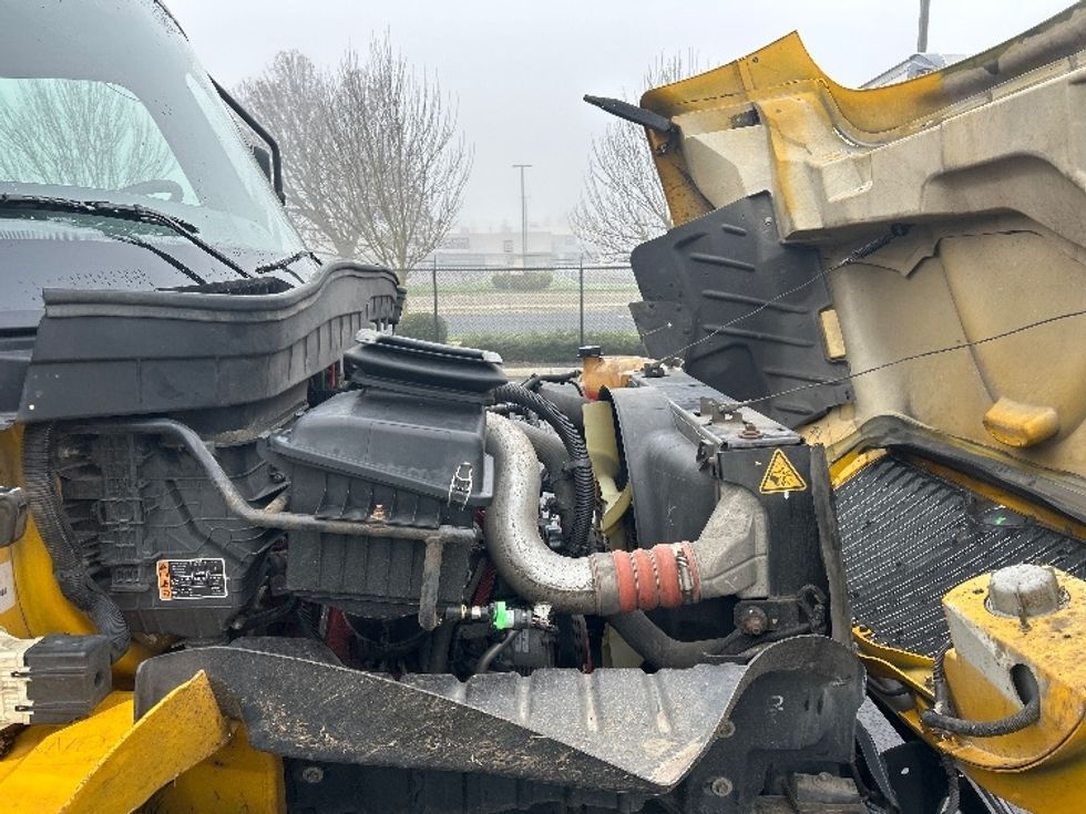 Medium Duty Box Truck-Light and Medium Duty Trucks-International-2021-MV607-Clackamas-OR-206,342\n\t\tmiles-$ 41,250 - Image 23