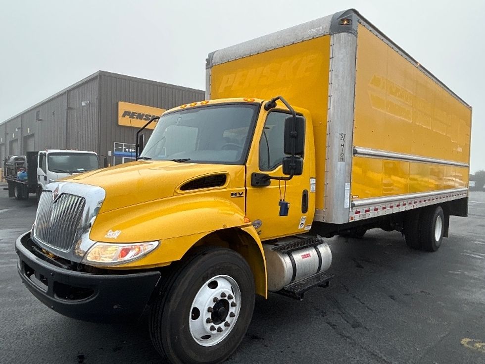 Medium Duty Box Truck-Light and Medium Duty Trucks-International-2021-MV607-Clackamas-OR-206,342\n\t\tmiles-$ 41,250 - Image 3