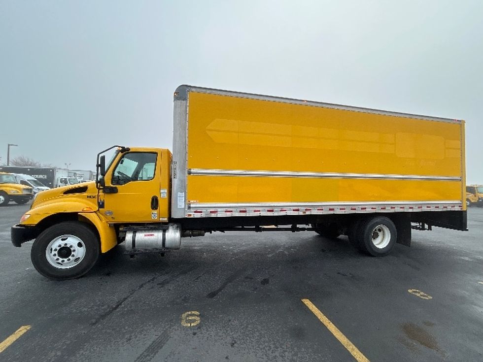 Medium Duty Box Truck-Light and Medium Duty Trucks-International-2021-MV607-Clackamas-OR-206,342\n\t\tmiles-$ 41,250 - Image 4
