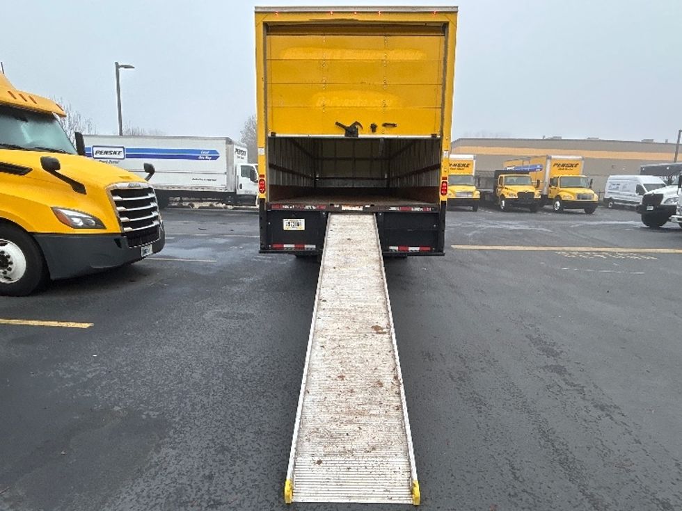 Medium Duty Box Truck-Light and Medium Duty Trucks-International-2021-MV607-Clackamas-OR-206,342\n\t\tmiles-$ 41,250 - Image 9