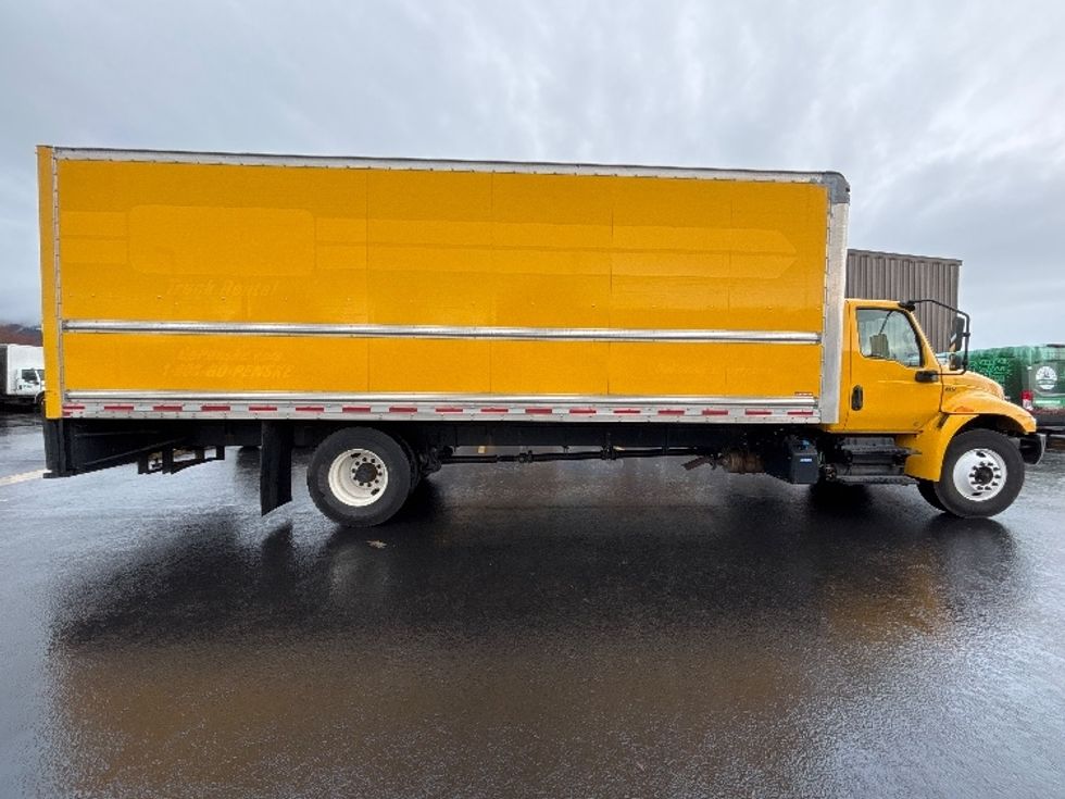Medium Duty Box Truck-Light and Medium Duty Trucks-International-2021-MV607-Clackamas-OR-218,169\n\t\tmiles-$ 39,750 - Image 14