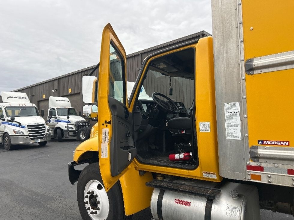 Medium Duty Box Truck-Light and Medium Duty Trucks-International-2021-MV607-Clackamas-OR-218,169\n\t\tmiles-$ 39,750 - Image 15
