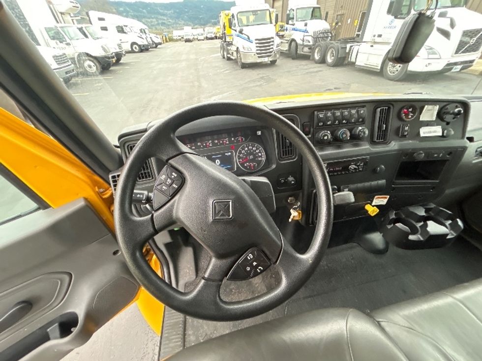 Medium Duty Box Truck-Light and Medium Duty Trucks-International-2021-MV607-Clackamas-OR-218,169\n\t\tmiles-$ 39,750 - Image 17