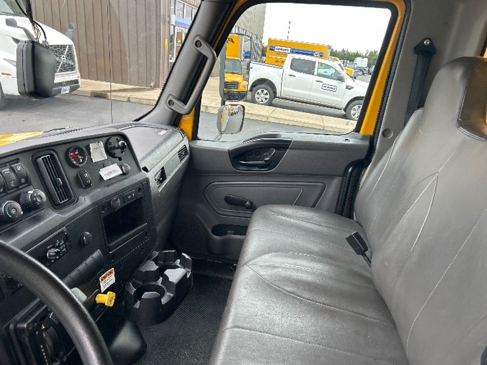 Medium Duty Box Truck-Light and Medium Duty Trucks-International-2021-MV607-Clackamas-OR-218,169\n\t\tmiles-$ 39,750 - Image 18