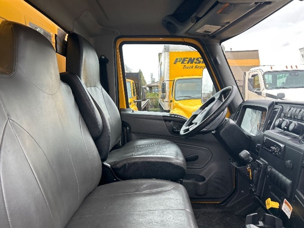 Medium Duty Box Truck-Light and Medium Duty Trucks-International-2021-MV607-Clackamas-OR-218,169\n\t\tmiles-$ 39,750 - Image 21