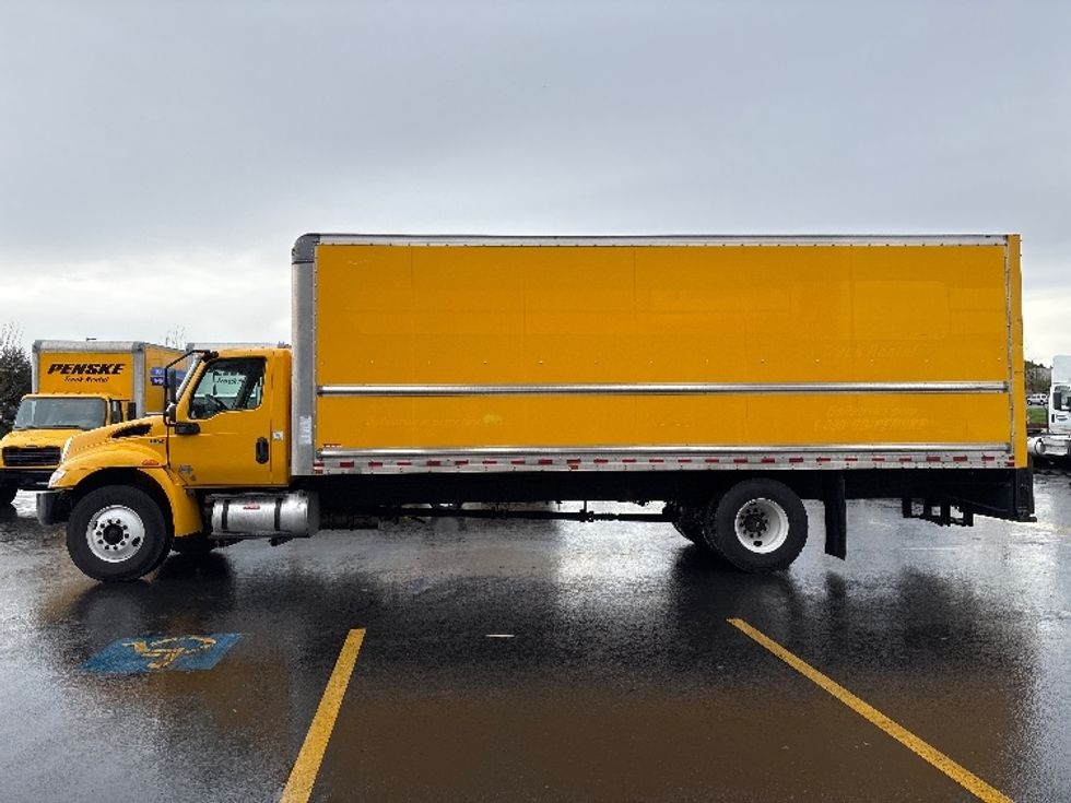 Medium Duty Box Truck-Light and Medium Duty Trucks-International-2021-MV607-Clackamas-OR-218,169\n\t\tmiles-$ 39,750 - Image 4