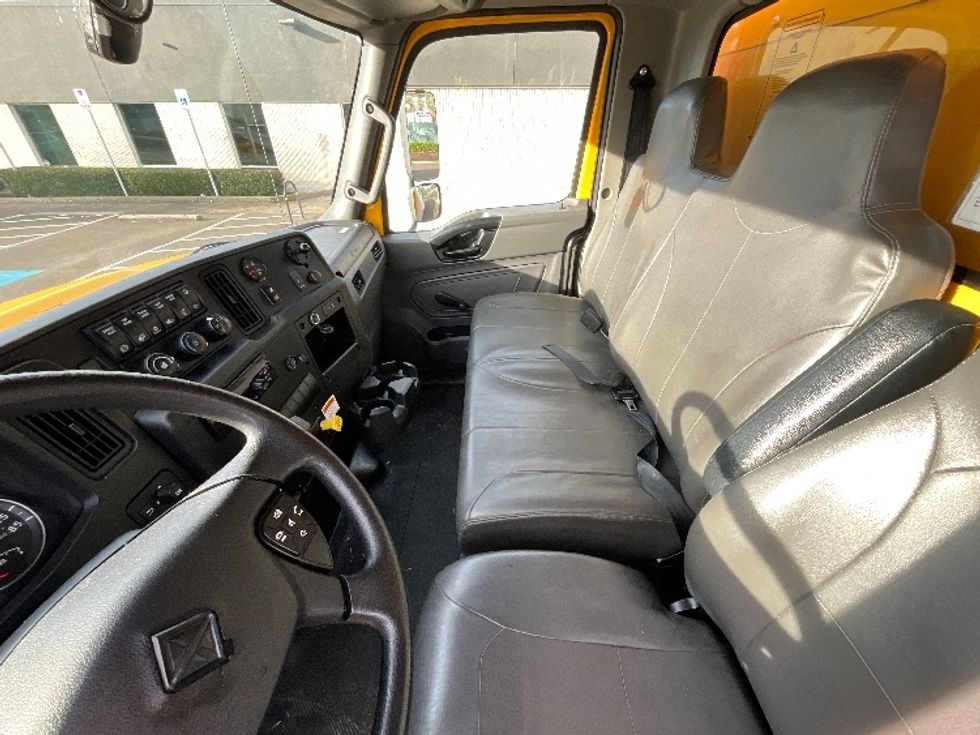 Medium Duty Box Truck-Light and Medium Duty Trucks-International-2021-MV607-Clackamas-OR-243,011\n\t\tmiles-$ 34,250 - Image 17