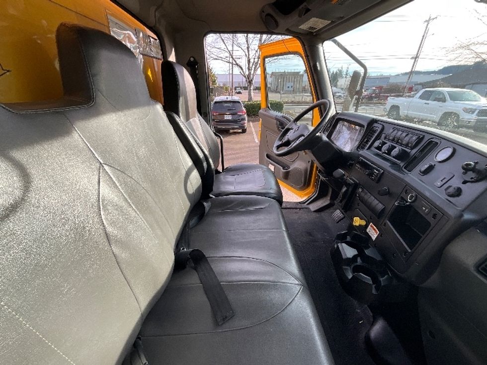 Medium Duty Box Truck-Light and Medium Duty Trucks-International-2021-MV607-Clackamas-OR-243,011\n\t\tmiles-$ 34,250 - Image 20