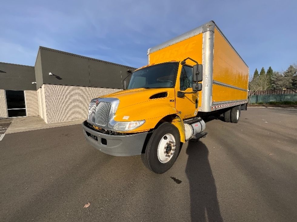 Medium Duty Box Truck-Light and Medium Duty Trucks-International-2021-MV607-Clackamas-OR-243,011\n\t\tmiles-$ 34,250 - Image 3
