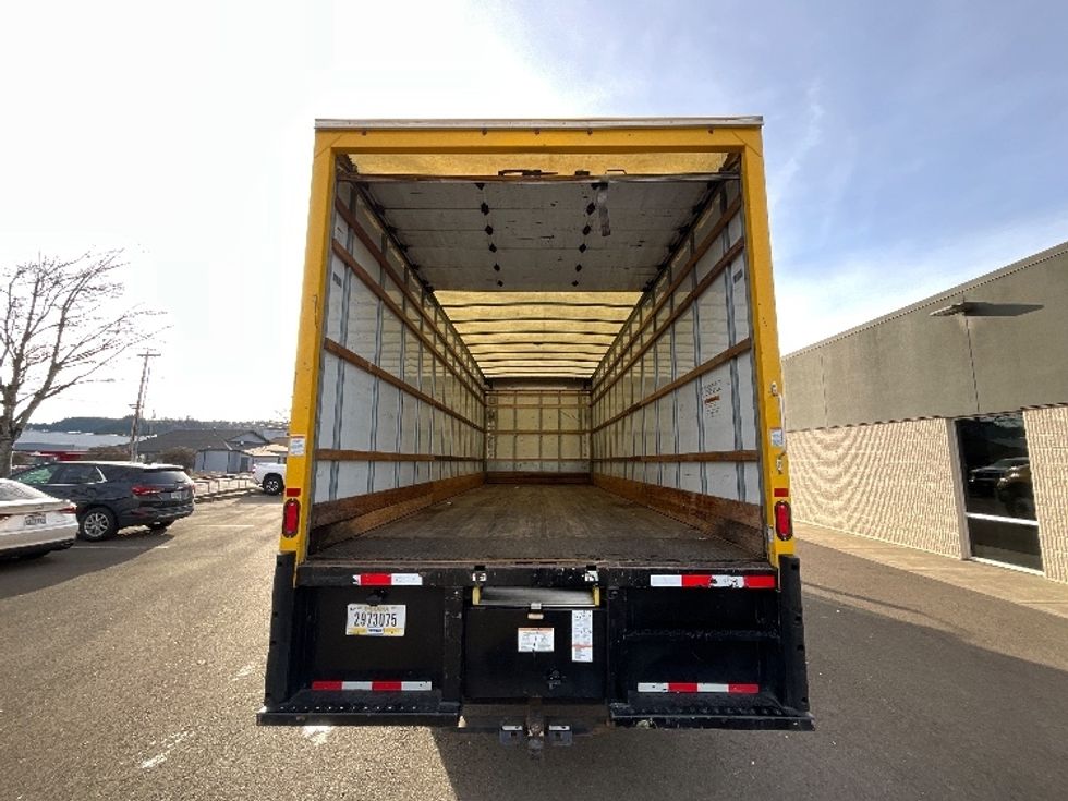 Medium Duty Box Truck-Light and Medium Duty Trucks-International-2021-MV607-Clackamas-OR-243,011\n\t\tmiles-$ 34,250 - Image 8