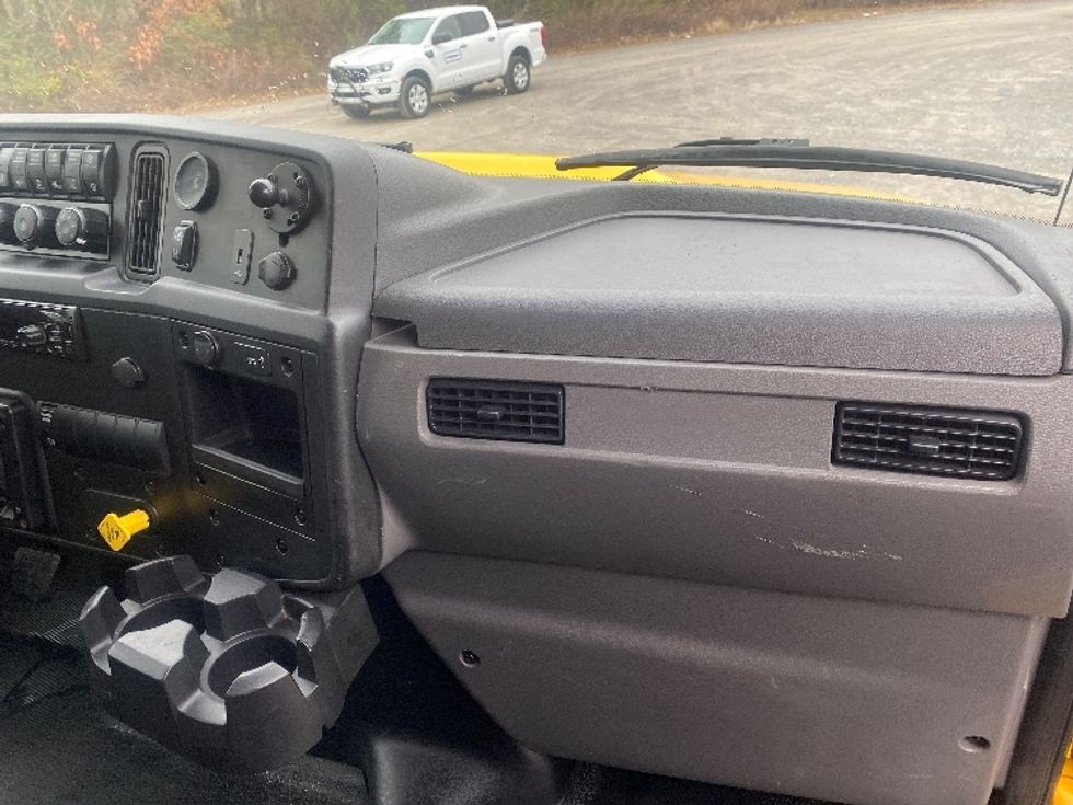 Medium Duty Box Truck-Light and Medium Duty Trucks-International-2021-MV607-Cleveland-TN-178,808\n\t\tmiles-$ 48,500 - Image 21