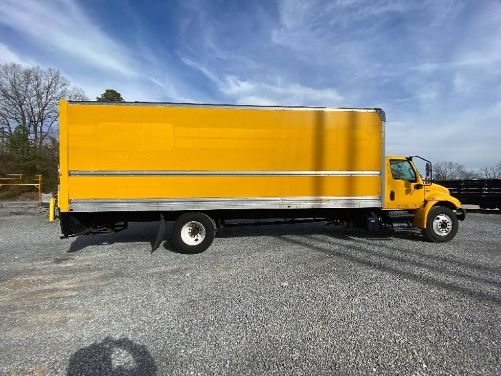 Medium Duty Box Truck-Light and Medium Duty Trucks-International-2021-MV607-Cleveland-TN-218,710\n\t\tmiles-$ 42,250 - Image 15