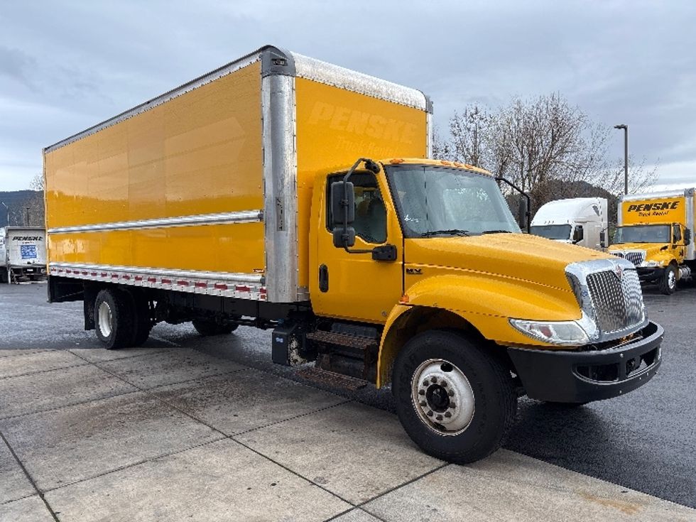 Medium Duty Box Truck-Light and Medium Duty Trucks-International-2021-MV607-Coburg-OR-184,543\n\t\tmiles-$ 44,500 - Image 1