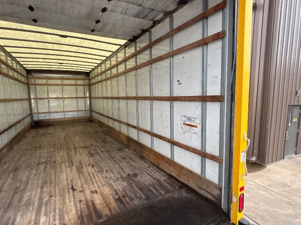 Medium Duty Box Truck-Light and Medium Duty Trucks-International-2021-MV607-Coburg-OR-184,543\n\t\tmiles-$ 44,500 - Image 12
