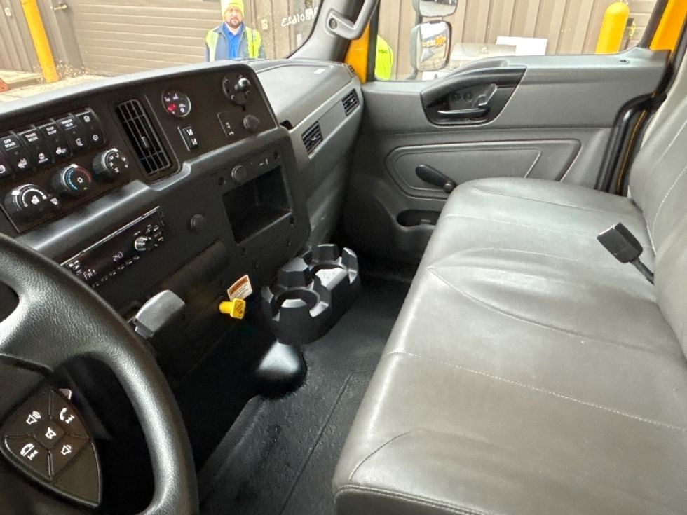 Medium Duty Box Truck-Light and Medium Duty Trucks-International-2021-MV607-Coburg-OR-184,543\n\t\tmiles-$ 44,500 - Image 19