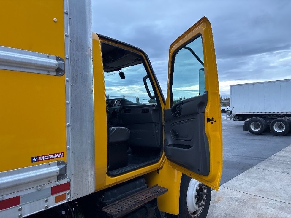 Medium Duty Box Truck-Light and Medium Duty Trucks-International-2021-MV607-Coburg-OR-184,543\n\t\tmiles-$ 44,500 - Image 20