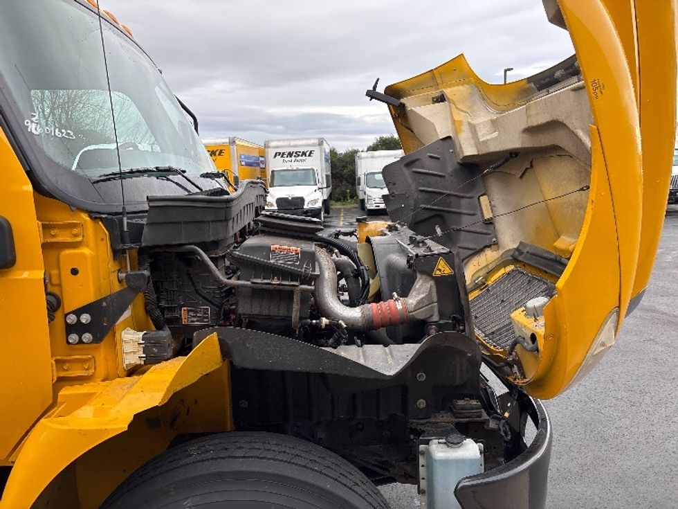 Medium Duty Box Truck-Light and Medium Duty Trucks-International-2021-MV607-Coburg-OR-184,543\n\t\tmiles-$ 44,500 - Image 23