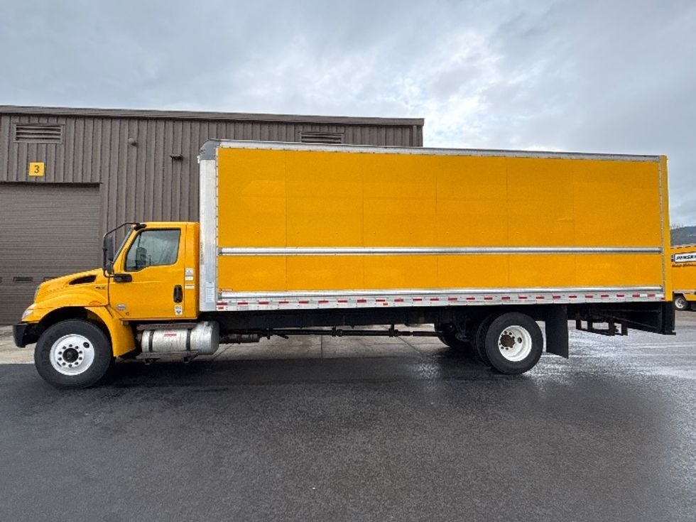Medium Duty Box Truck-Light and Medium Duty Trucks-International-2021-MV607-Coburg-OR-184,543\n\t\tmiles-$ 44,500 - Image 4