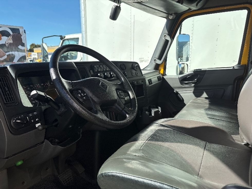 Medium Duty Box Truck-Light and Medium Duty Trucks-International-2021-MV607-Coburg-OR-242,157\n\t\tmiles-$ 36,250 - Image 16