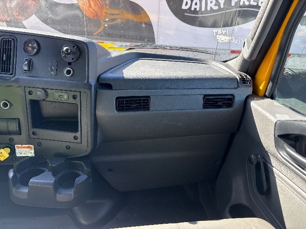 Medium Duty Box Truck-Light and Medium Duty Trucks-International-2021-MV607-Coburg-OR-242,157\n\t\tmiles-$ 36,250 - Image 19