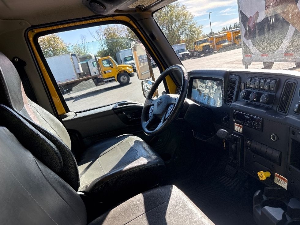 Medium Duty Box Truck-Light and Medium Duty Trucks-International-2021-MV607-Coburg-OR-242,157\n\t\tmiles-$ 36,250 - Image 20