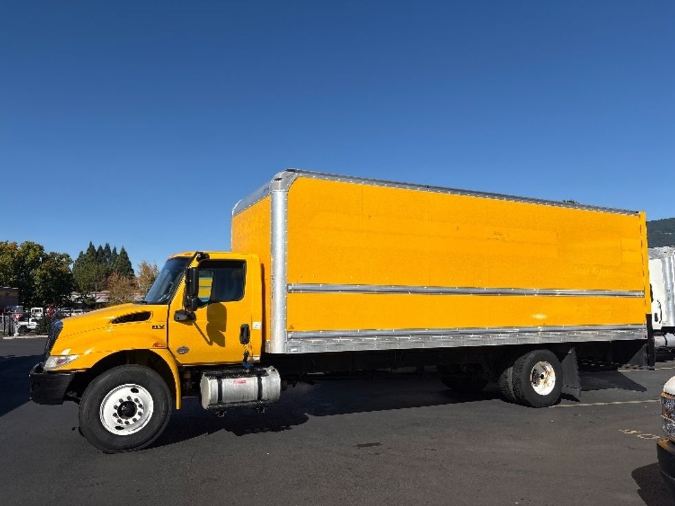 Medium Duty Box Truck-Light and Medium Duty Trucks-International-2021-MV607-Coburg-OR-242,157\n\t\tmiles-$ 36,250 - Image 4